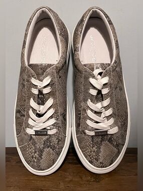 JSlides LUCKI Lace-up Round toe Snake Print Leather Sneaker